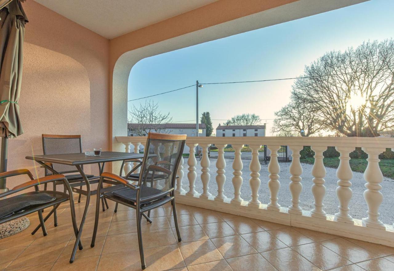 Apartmán Koraca B4 Kirmenjak Exteriér fotografie